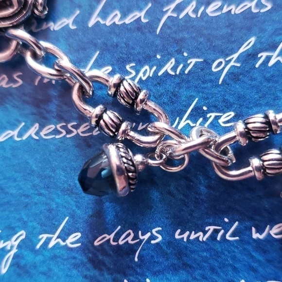 PARK LANE bracelet with 5 charms. Beautiful craftsmanship on point 👌 - Picture 6 of 8